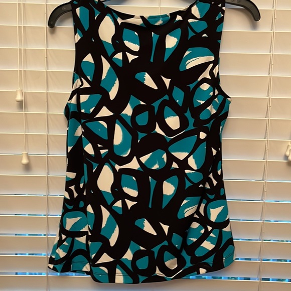 Pretty Calvin Klein top - Picture 4 of 4